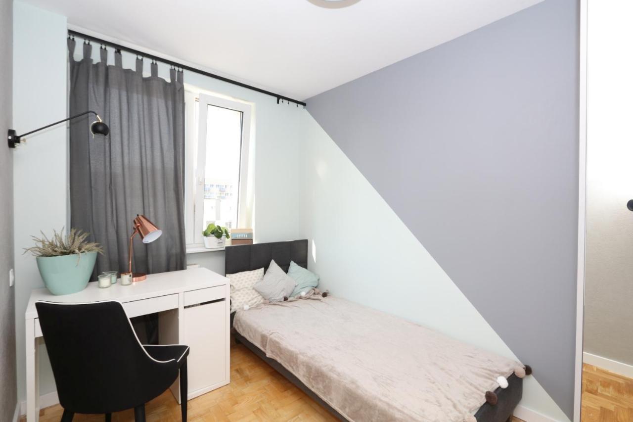 Romaszewskiego Zoliborz Bedroom Pokoj Metro 华沙 外观 照片